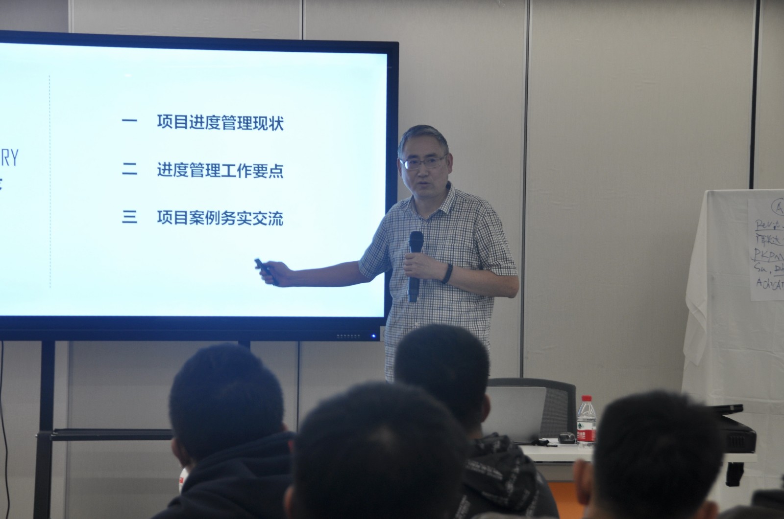 1604624160580153.jpg 鲍总.JPG